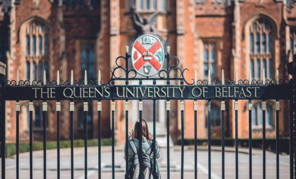 Υποτροφίες για μεταπτυχιακές σπουδές στο Queen’s University Belfast στη Βόρεια Ιρλανδία